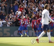 '무너진 수비진' 토트넘, C.팰리스에 0-3 완패..시즌 첫 패배