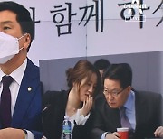 尹 캠프 "박지원 게이트" vs 조성은 "개인적 친분"