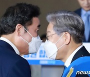 '30%대' 올라선 이낙연, 이재명 '아슬아슬 과반' 속 추격 불씨