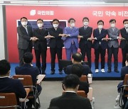 윤석열 "차인 게 대부분" 홍준표 "돼지발정제, 대응 말라해" 유승민 "재밌는 사람"