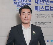 [bnt포토] '자랑스런 한국인 대상'에서 포토타임 갖는 김기정 총감독