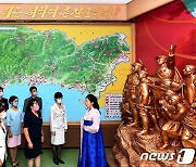 북한 함경북도 혁명사적관.."항일혁명 정신 새긴다"