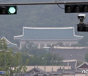 '고발 사주 의혹' 한가운데 끌려나온 국정원..靑 "노코멘트"