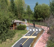 양화한강공원 자전거도로 13일 오후 개통..자전거·차량 동선 분리