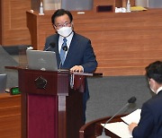 "검찰의 국정농단" vs "박지원의 정치공작"..여야 대정부질문 충돌(종합)