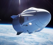 우주관광 시작..이달 15일 스페이스X 유인 우주선 발사