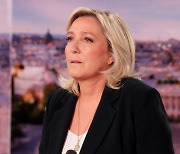'프랑스 첫 여성 대통령' 타이틀 가져가겠다..마크롱에 도전장 내민 두 여성 정치인
