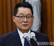 靑, 국정원장 정치개입 논란에 '무대응'