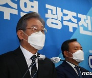 외신 이재명에 관심, 로이터 "이재명은 한국의 버니 샌더스"