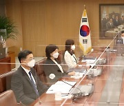 "통화정책 점진적으로 조정"..8월 금통위, 추가 금리인상 시사