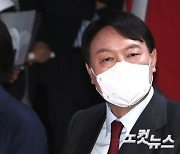 '야권 대선후보 적합도' 홍 32.8% 윤 25.8%..최재형 추락