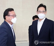 김총리·이재용 마주앉아..삼성 "3년간 청년일자리 3만개 창출"
