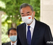 [속보]왕이 "시진핑, 한국 방문 중시..코로나 안정되면 고위급 교류 진행"