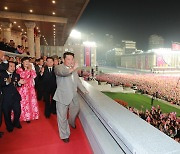 英여왕, 北정권수립일 기념 김정은에게 축전.."미래에 행운 보내"