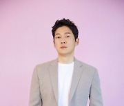 [인터뷰④] 송창의 "'동상이몽2' 통해 ♥가족 공개, 부담 컸지만 딸 하율 칭찬에 만족"('수색자')