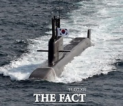 北, 탄도미사일 쏜 날..文, 세계 7번째 SLBM 잠수함 발사시험 성공 참관