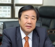 [fn마켓워치]우오현 SM그룹 회장 "현금 확보에 주력"