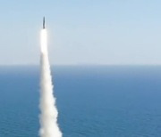세계 7번째 SLBM 발사 성공..문 대통령 "北 도발에 확실한 억지력"