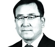 [오종석 칼럼] 의원님들 금배지는 '철밥통'