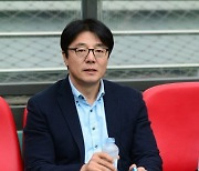 황선홍, U-23 대표팀 감독으로 부임..3년 뒤 파리올림픽까지 지휘봉 잡는다