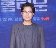 '홈타운' 유재명 "박현석 감독, '비밀의숲2' 특별출연→'홈타운' 인연"