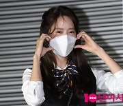 [TEN 포토] 윤아 '볼하트 처음 해봐요~'