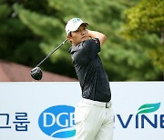 [포토] 김영수 '선두권으로 1라운드를 마치다'