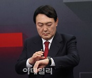 [포토]'토론회 준비하는 윤석열'