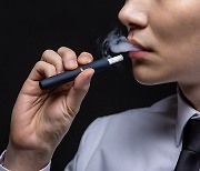 흡연자에게 더 위험한 코로나19, 통계적으로 얼마나 위험한 걸까?..전자담배는?