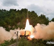 북한 "철도기동미사일연대 검열사격훈련"..탄도미사일 언급은 없어