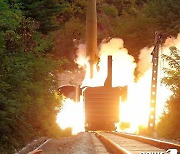 북한, 어제 열차에서 탄도미사일 발사.."첫 실전 도입"(종합)