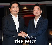 송영길-이준석, '토론 배틀' 나선 여야 대표 [TF사진관]