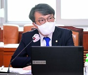 김의겸 "조선일보 사주 일가, 여의도 면적 45% 규모 토지 보유"