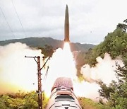 열차에서 탄도미사일 발사한 북한..기습 공격 의도