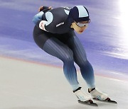 '빙속 장거리 간판' 김보름, 대표 선발전 3,000m 1위