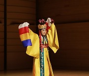 '춘앵전' 이승찬씨, 온나라 전통춤 경연대회 대통령상 수상