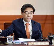 '이재명 무죄 의견' 권순일 전 대법관 화천대유 고문 재직
