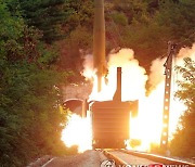 북한, 열차서 탄도미사일 발사..북한판 이스칸데르 추정