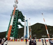 소형위성 고체엔진 우주로켓 2024년 발사.."7대 우주강국 도약"