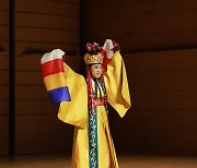 [게시판] '제15회 온나라 전통춤 경연대회' 최우수상에 이승찬