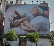 속옷 모델 된 블랙핑크 제니, 뉴욕 거리 광고판 장식