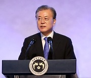 文, 추석 인사 "놀라운 접종 속도..일상회복 희망, 앞당겨질 것"