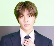 [포토] NCT 127 유타, 우수에 젖은 '섹시 눈빛'