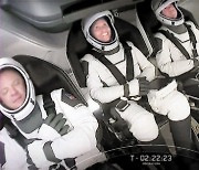[사진] 민간인끼리 첫 우주여행