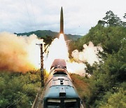 [사진] 북한 탄도미사일 열차에서 쐈다