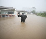 [포토] 태풍'찬투'에 제주 물바다.. 산간지역 1000mm 이상 폭우