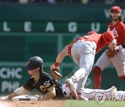 '치고, 달리고' 박효준, 4경기 만에 안타..MLB 첫 도루 성공