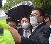 박 전 대통령 생가 떠나는 윤석열 후보