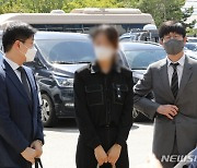 '극단 선택으로 내몰았다"..김포 택배대리점주 유족, 노조원 13명 고소