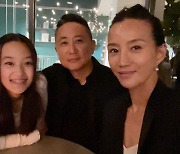 김민, 남편+딸 가족사진 공개..저화질 뚫고 나오는 미국 부자 냄새